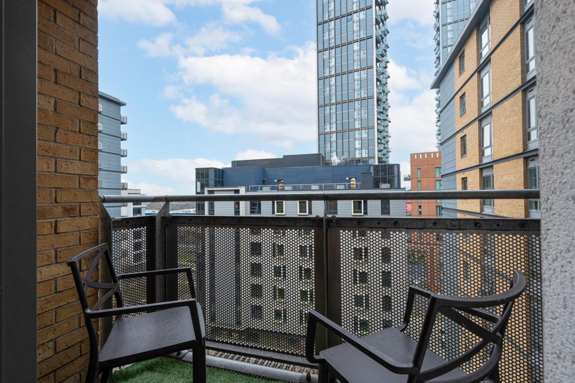 Modern Two Bed Two Bath Opposite Tube Station Apartment London