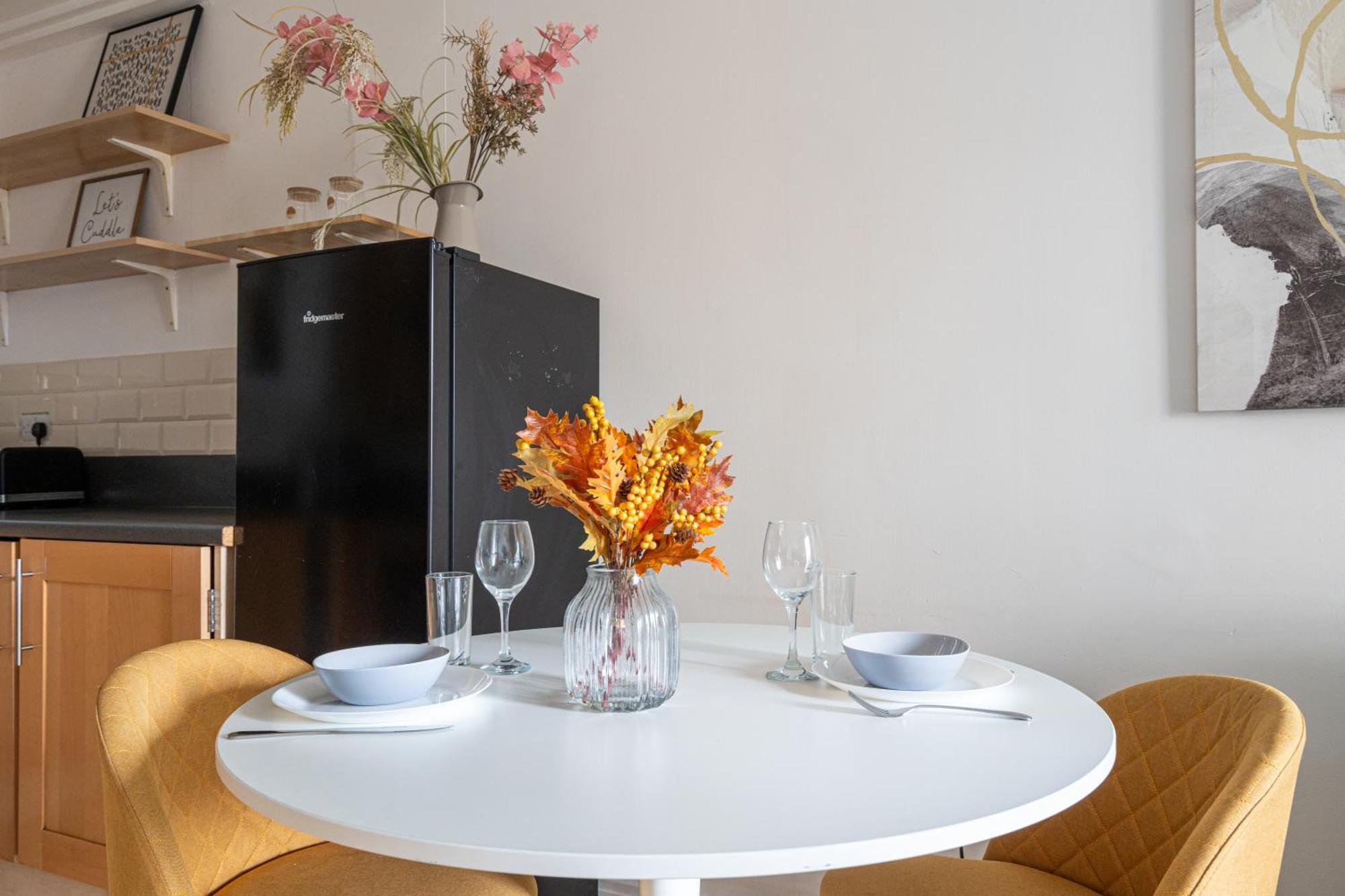 Modern Two Bed Two Bath Opposite Tube Station Appartamento